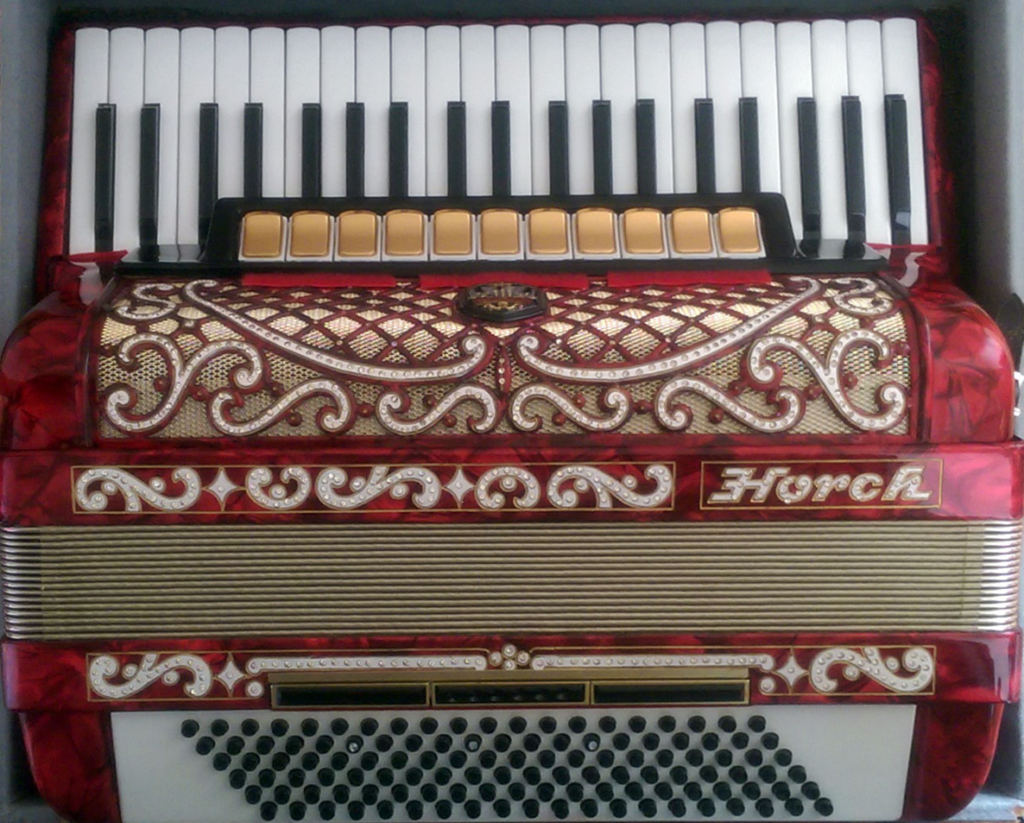horch accordion Leyland Accordion Club